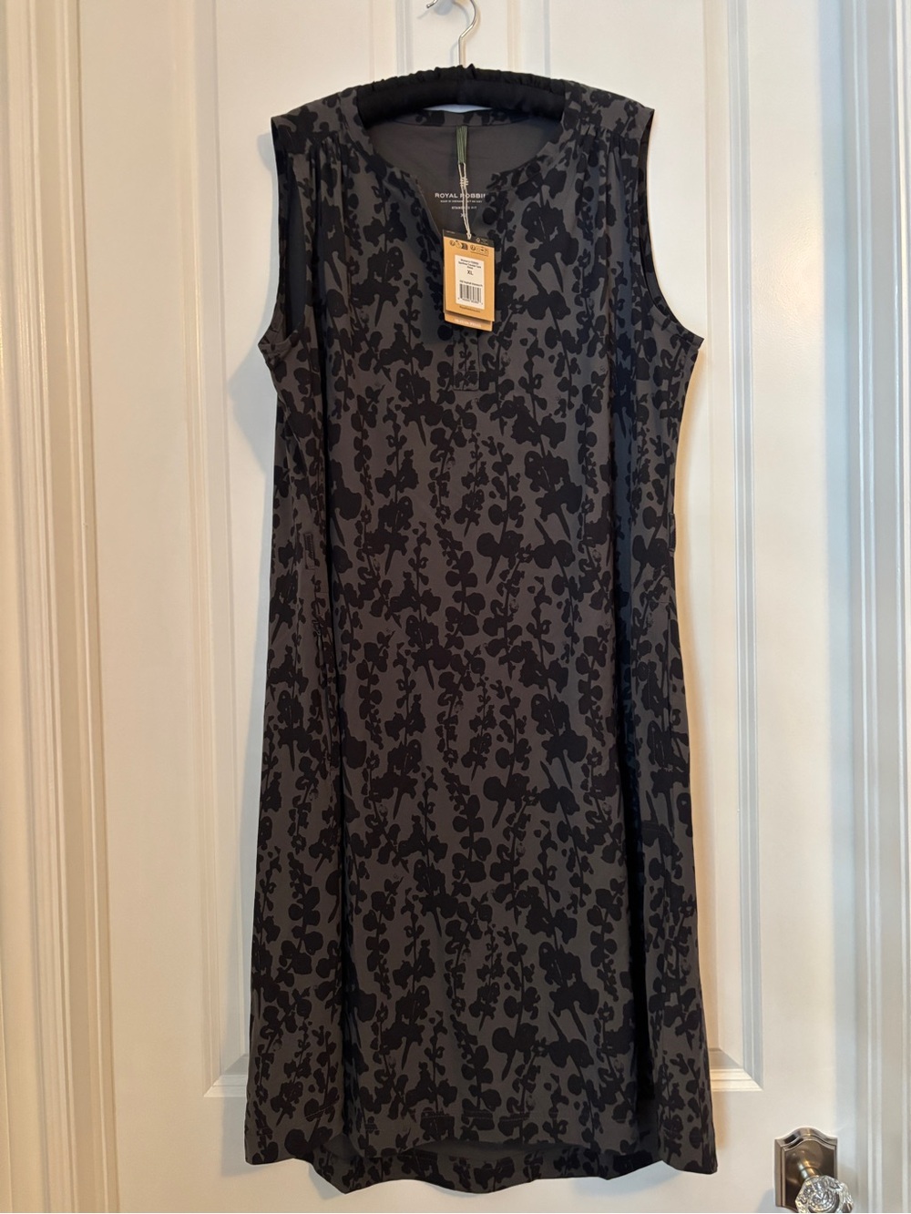 Royal Robbins Black & Charcoal Floral-Print Sleeveless Tank Dress.  Size XL NWT